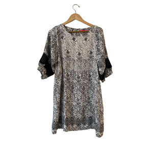 Pinkyotto Size S Black White Floral Damask Shift Dress Lace Trim Kimono Sleeve
